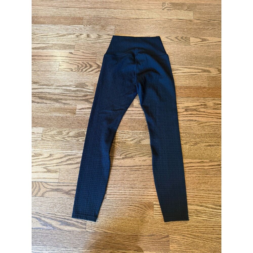 Tavi Seersucker High Waist 7/8 Tight — Ebony Texture | XS - Picture 2 of 4